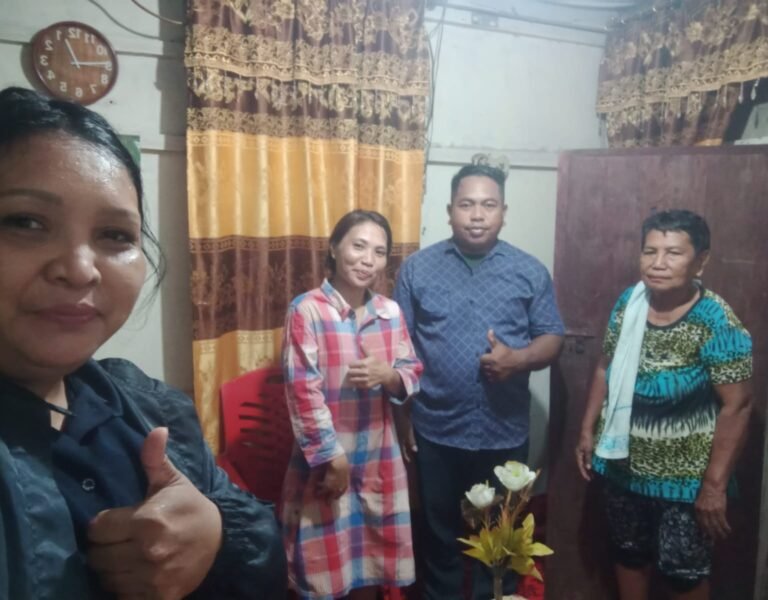 Sentuhan Kasih dari Care Departemen: Ibu Masye Tenda Disambut Doa di Hari Ulang Tahunnya