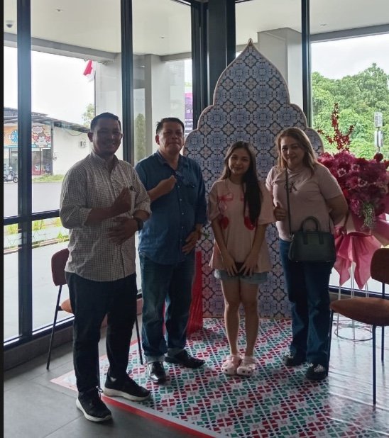 Kejutan Penuh Berkat: Care Departemen Hadir Doakan Ultah Pemudi Princess Pasla di Amaris Hotel