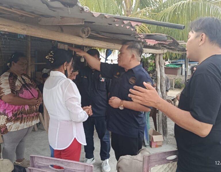 Kunjungan Doa bagi Keluarga Dumais Senior di Tuminting